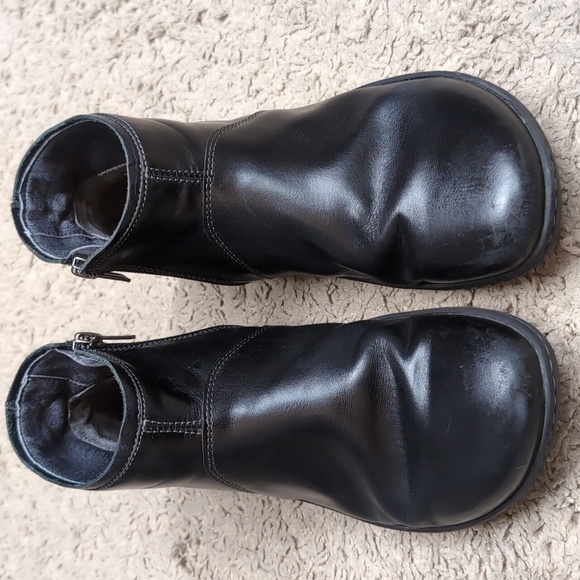 Birkenstock Bennington Leather Zip Up Ankle Booties in Black - Picture 3 of 16